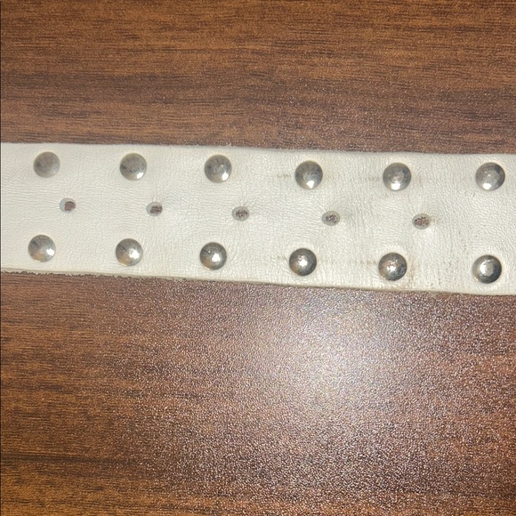 Harley-Davidson White Belt with Silver Accents - Picture 16 of 17